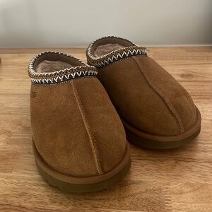 UGG Tasman slippers size 8